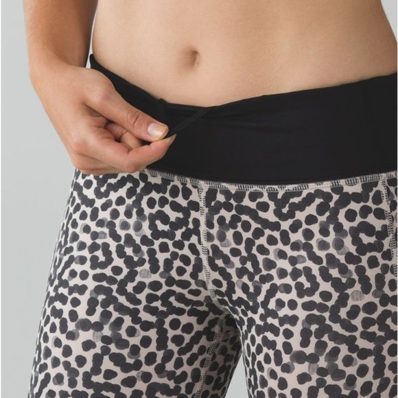 LULULEMON | Pace Rival Crop *Full-On Luxtreme Ace Spot Grain Black / Black - Picture 3 of 14